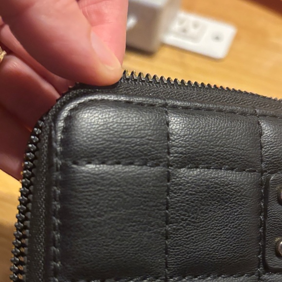 London Fog Black Quilted Zip Wallet - Picture 6 of 16